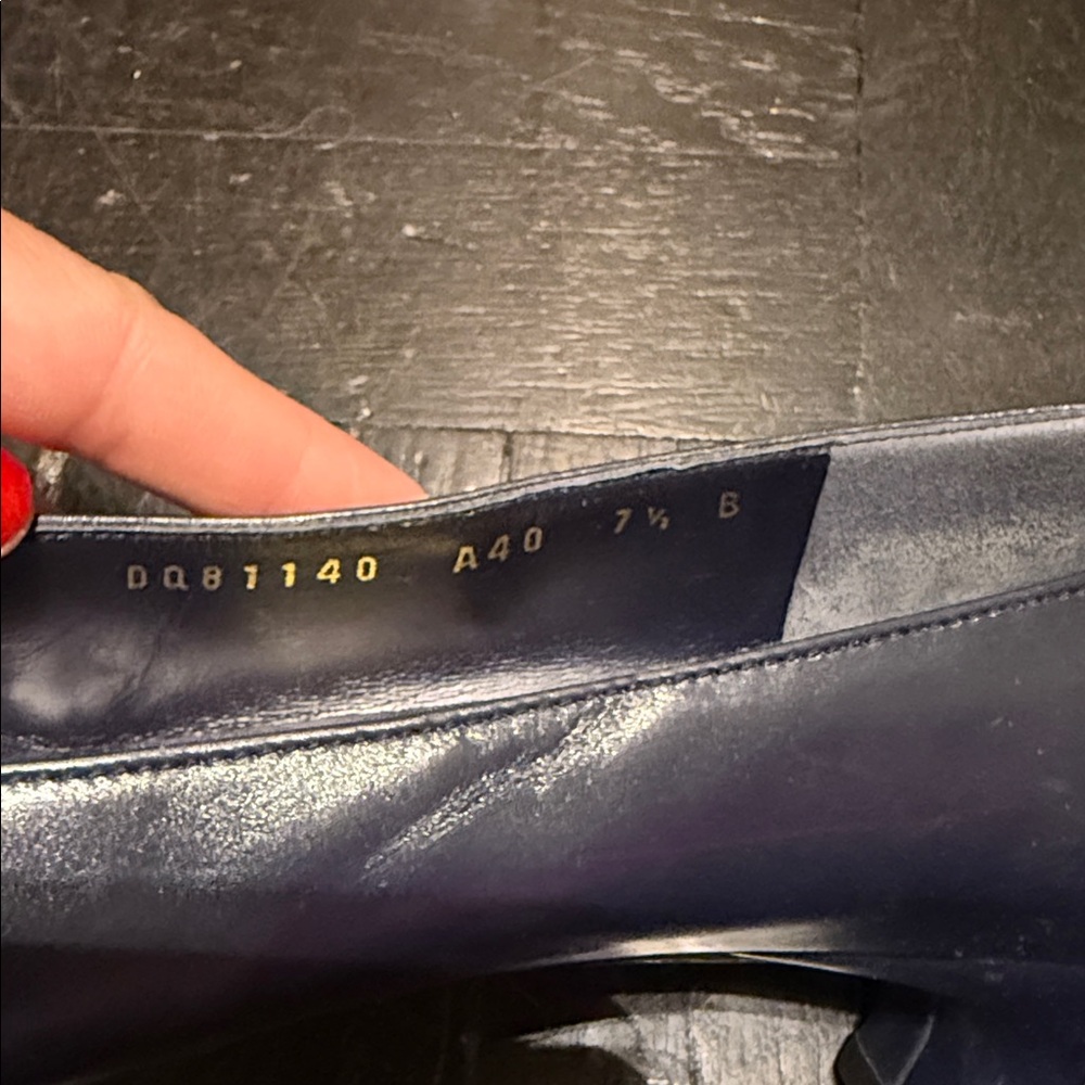Salvatore Ferragamo Women's Navy Leather Heels vintage - Picture 9 of 14